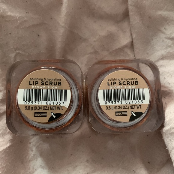 Tree Hut Sugar Lips Lip Scrub - Picture 2 of 3